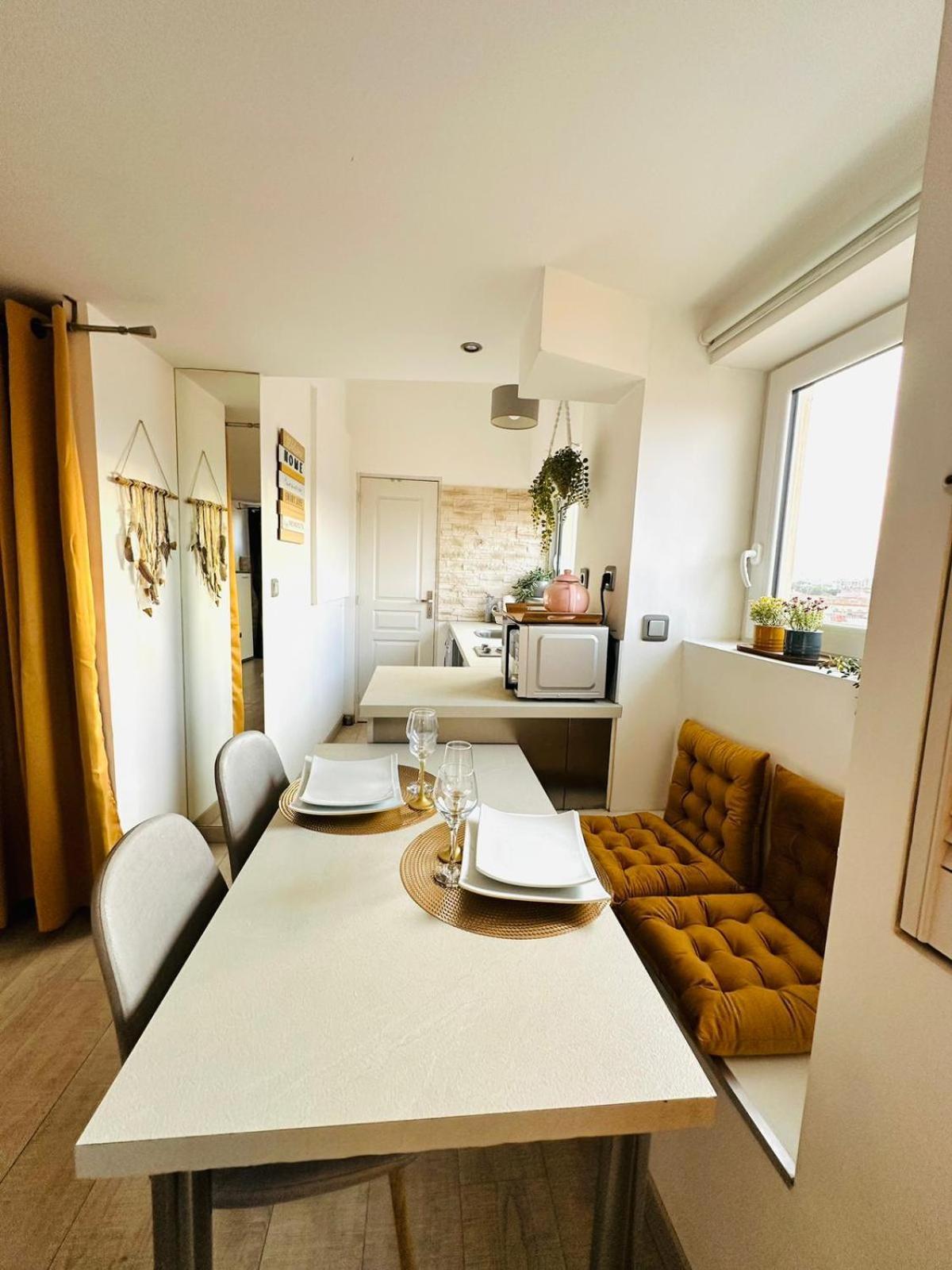 Bulle De Charme Avec Vue Apartment Perpignan Exterior photo